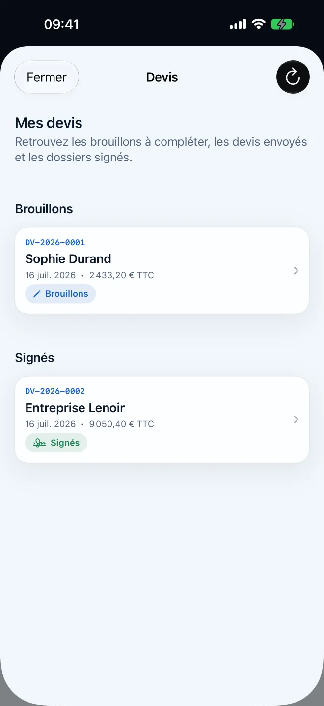 Liste des devis brouillons et signés sur iPhone.