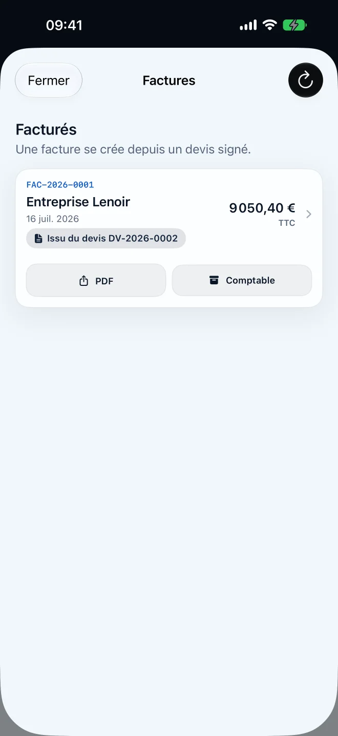 Liste des factures et accès au PDF sur iPhone.